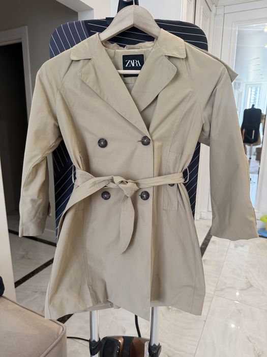 Zara пальто на дівчинку 8-9 рз