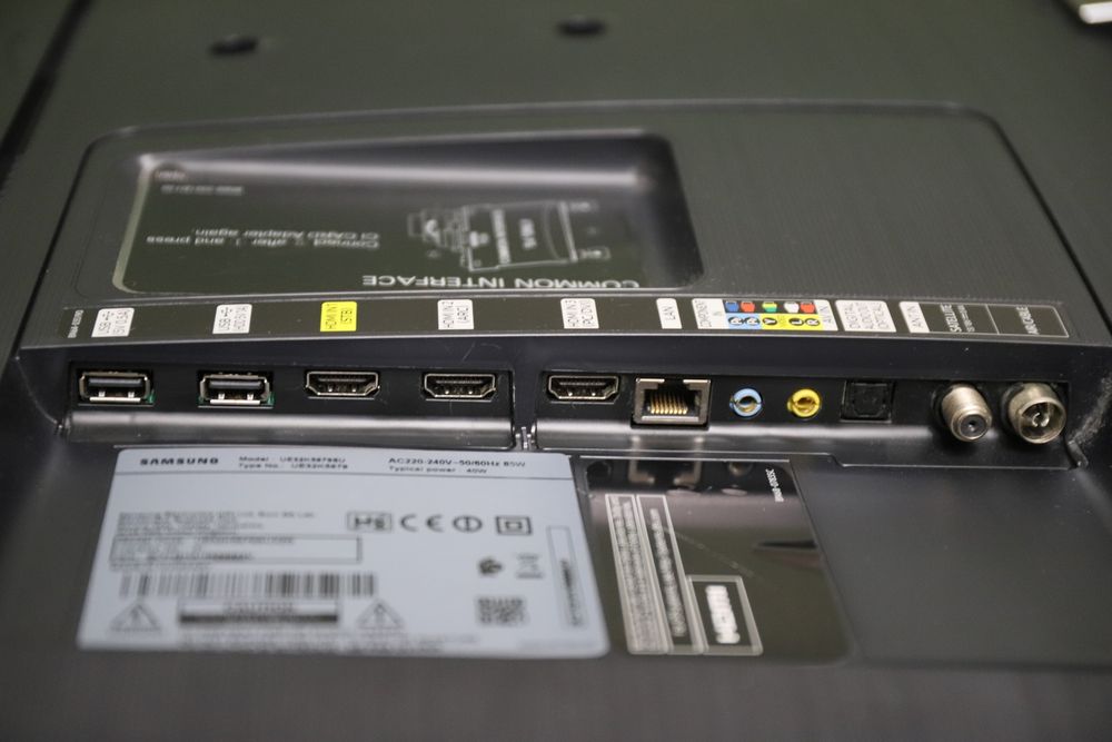 Samsung  UE32K5679SU  32 дюйма