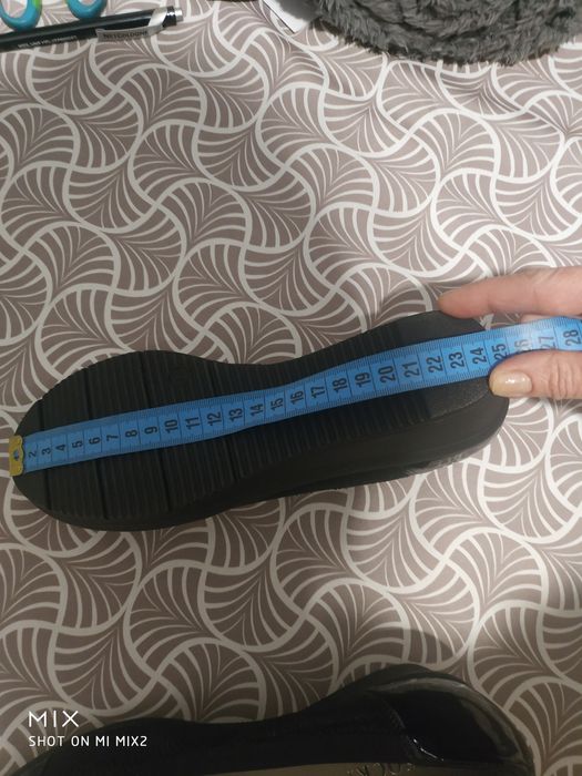 Czarne baleriny na koturnie 38. Lasocki.