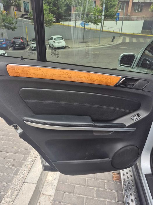 Продам Mercedes-Benz GL-Class 2007