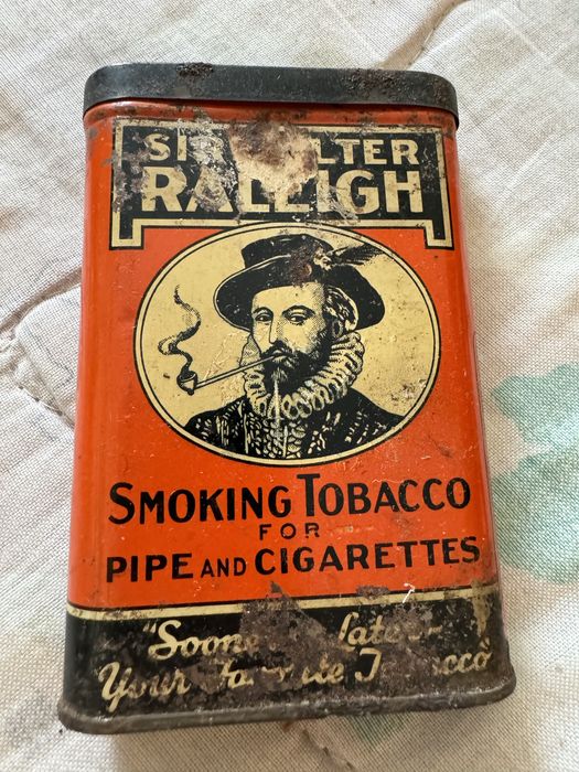 Lata antiga de tabaco