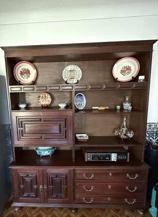 Estante de sala com mini bar