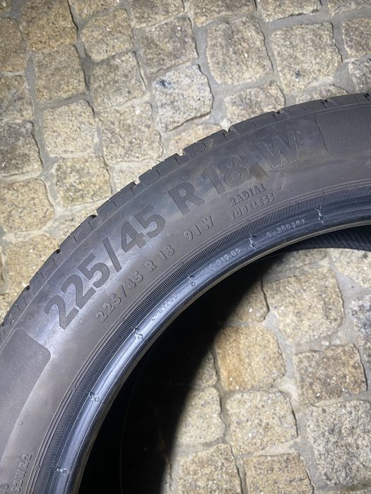 4 pneus continental 225-45-R18 Eco Contact 6