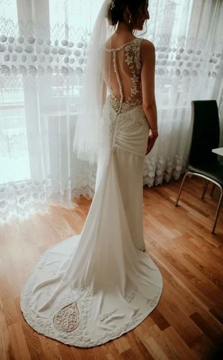Suknia ślubna ILSACO, syrena, tren, ecru.