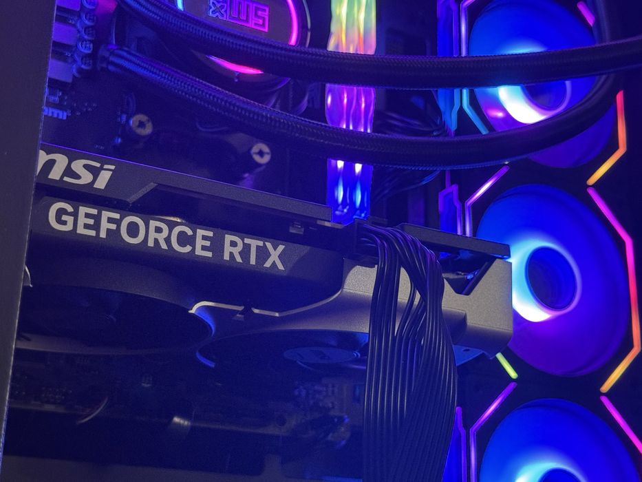 Komputer Gamingowy RTX 5060 Ryzen 5 16gb RAM SSD