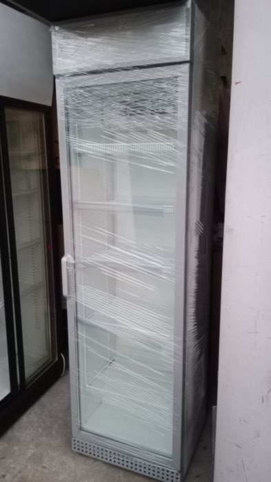 Szafa chłodnicza chłodnia lodówka sklepowa podświetlana