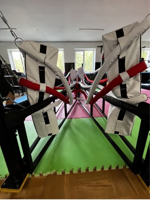 Ring bokserski składany mobilny na kółkach