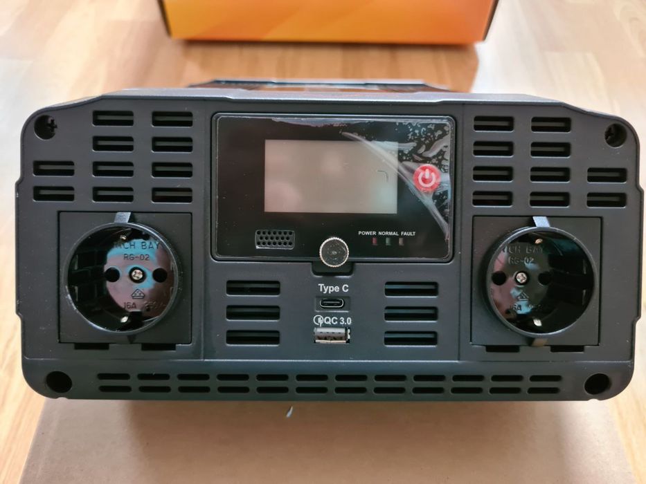 Інвертор, чиста синусоїда. Technaxx TE22 12 - 230 V Німеччиина 2-4 кВт
