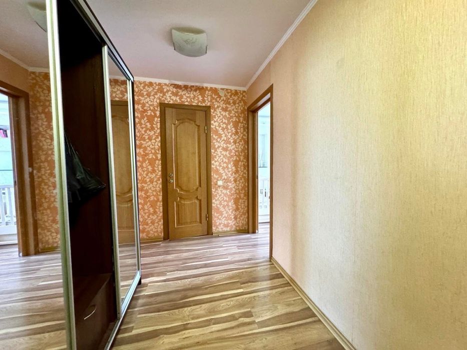 Продаж 2-х кімнатної квартири на вул. Симоненка