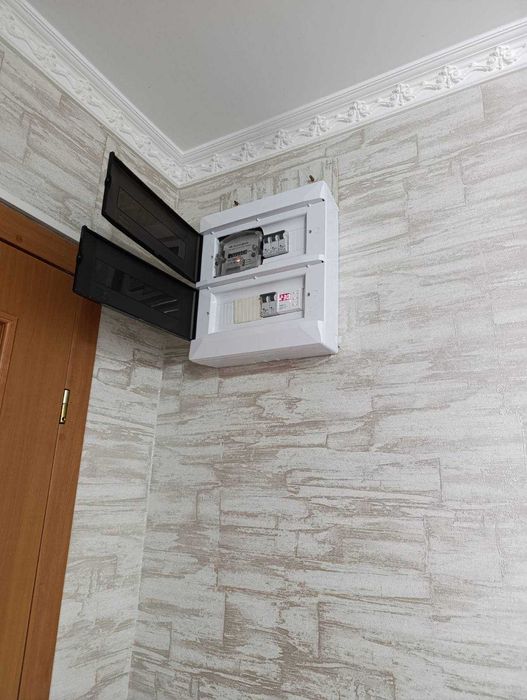 Продам трикімнатну квартиру з ремонтом