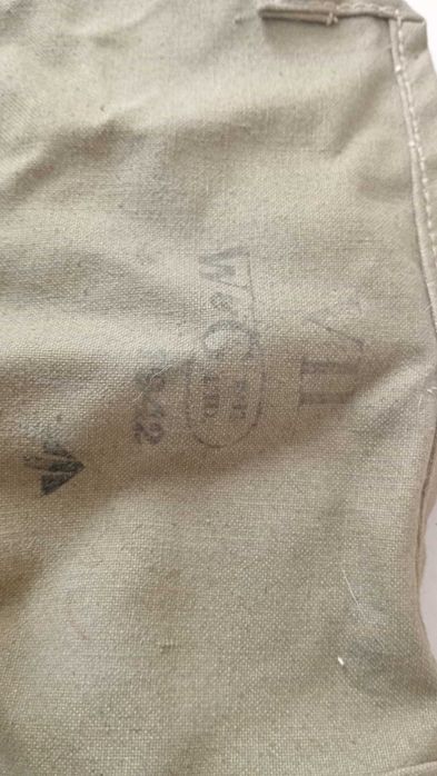 Máscara de Gás Portuguesa + Bolsa Britânica WWII 1942 Conjunto Militar - Completo!