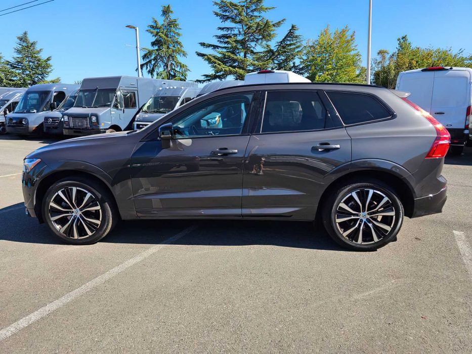 Volvo XC60 B5 Core      2023
