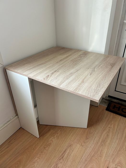 Mesa dobrável como nova