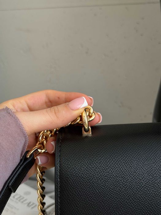Сумка Coach Mini Klare Crossbody in Signature Canvas через плече Коуч