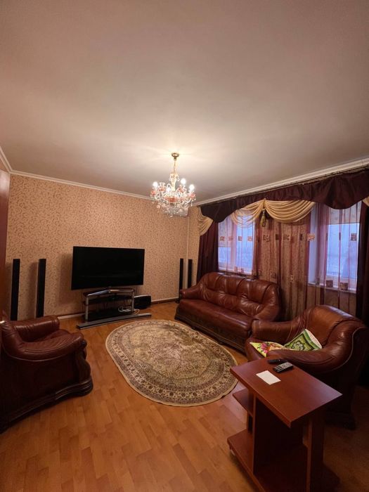 Продам хороший дом в смт Шевченково Купянский район