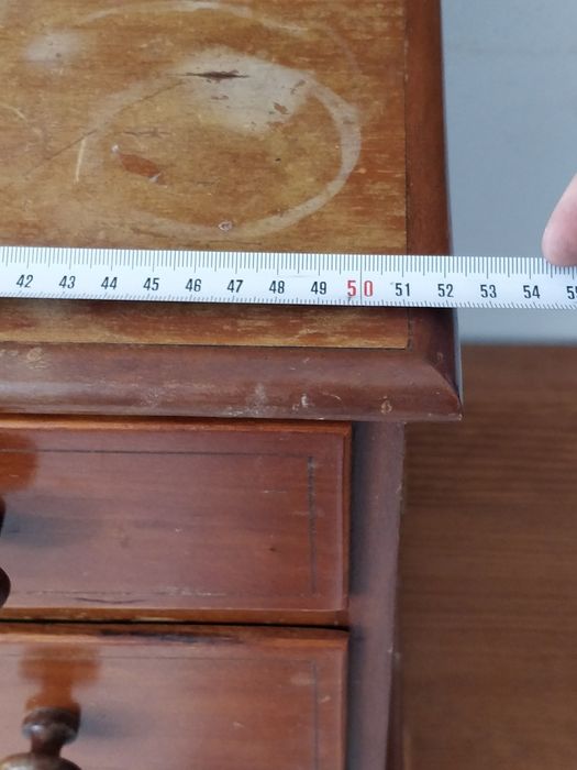 Cómoda/mesa de cabeceira
