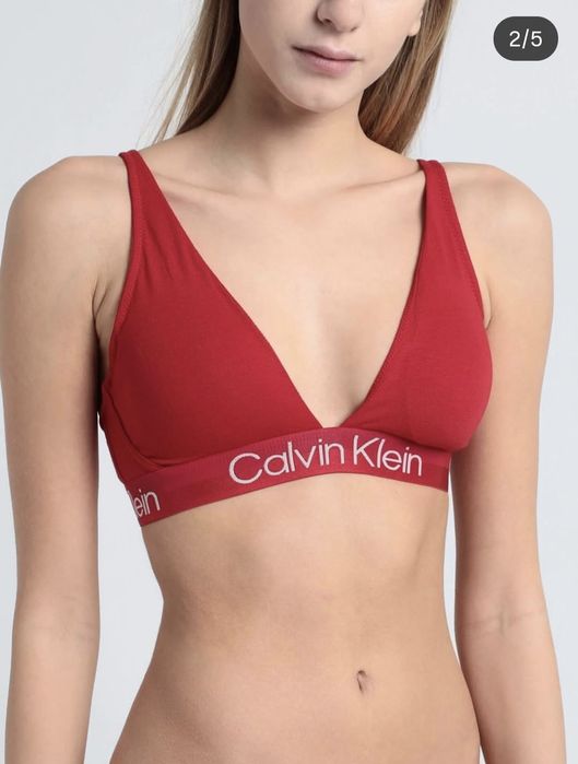 Бюст Calvin Klein, на Ску