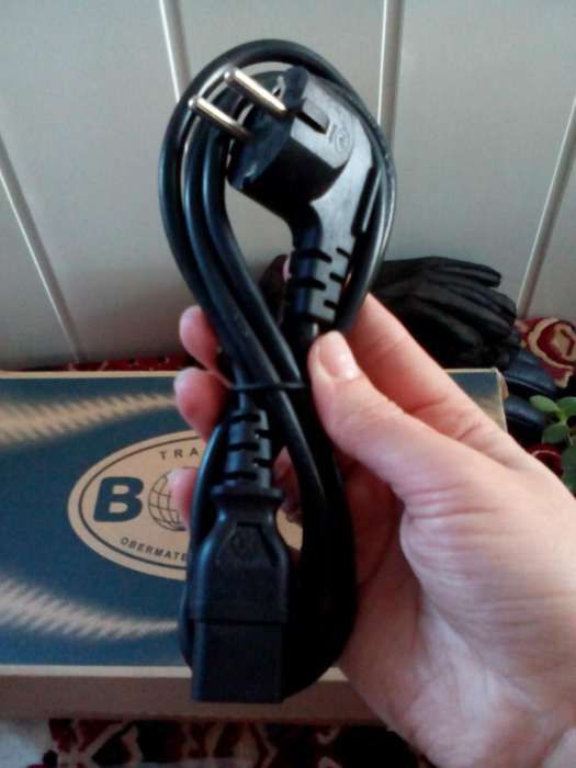 Продам кабель питания