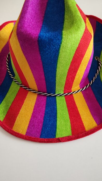 Kapelusz kolorowy imprezowy sztywny