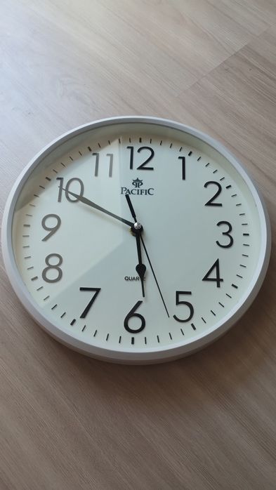 Zegar ścienny - 26 cm