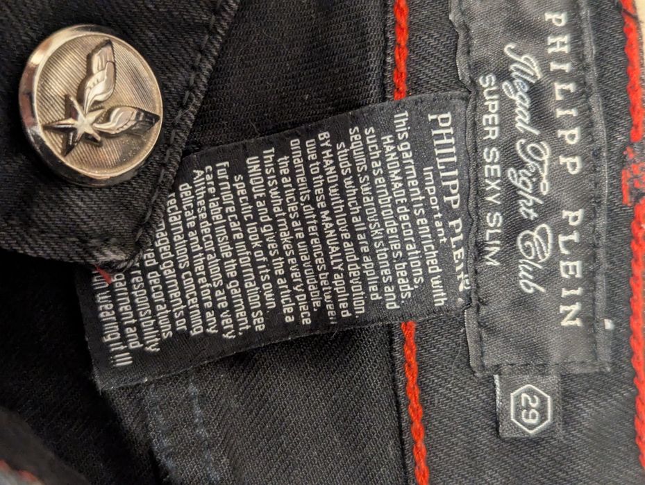 jeansy Philipp Plein, denim z nadrukiem i przetarciami