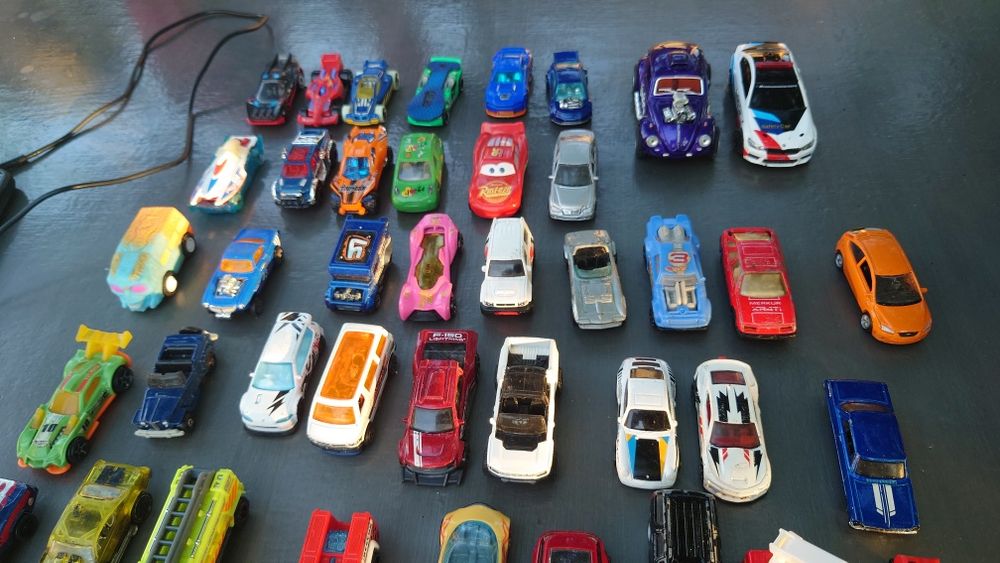 Продам машинки 1/64  Hot Wheels игрушечные машинки железные Maisto Matchbox