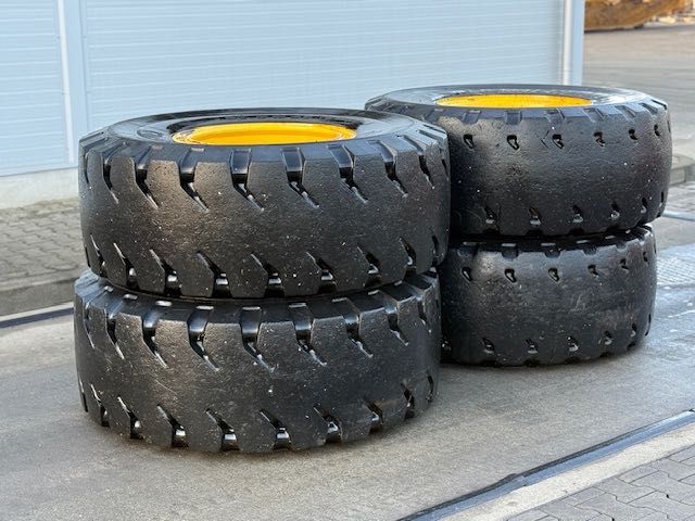 20.5-25 koła komplet pełne wypełnione pianką komatsu wa 250