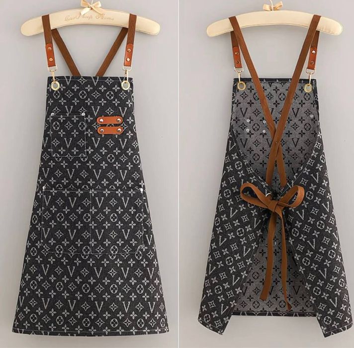 Niebieski fartuch Louis Vuitton