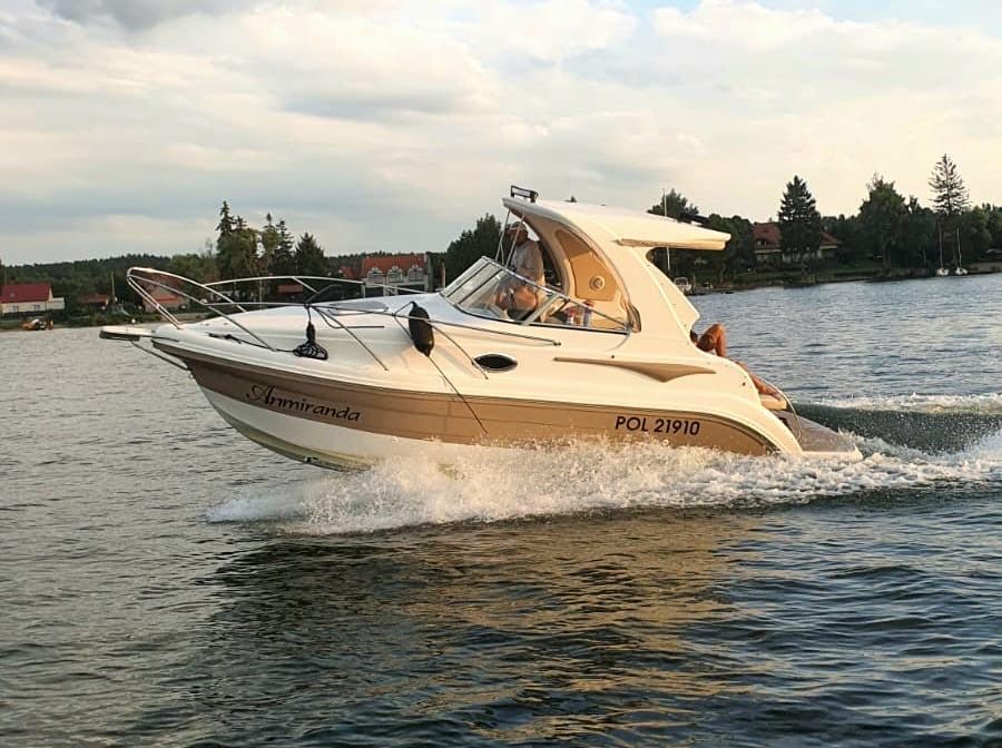 Motorówka Coral 750 HT