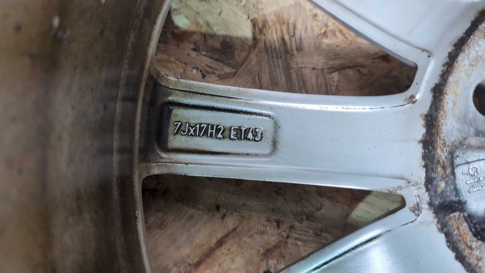 Комплект дисків NOVARA з шинами R17 з Volkswagen Tiguan 2017