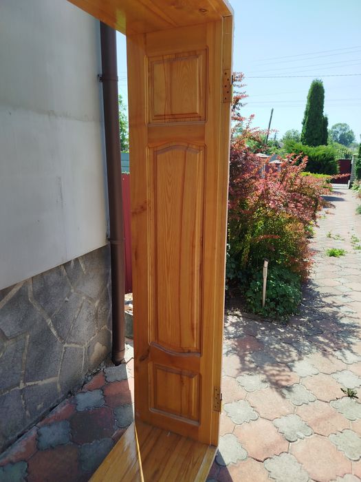 Двері міжкімнатні з натурального дерева
