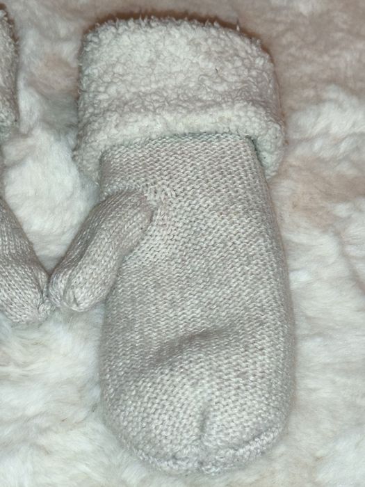 Grube ciepłe rękawiczki z perełkami i kryształkami