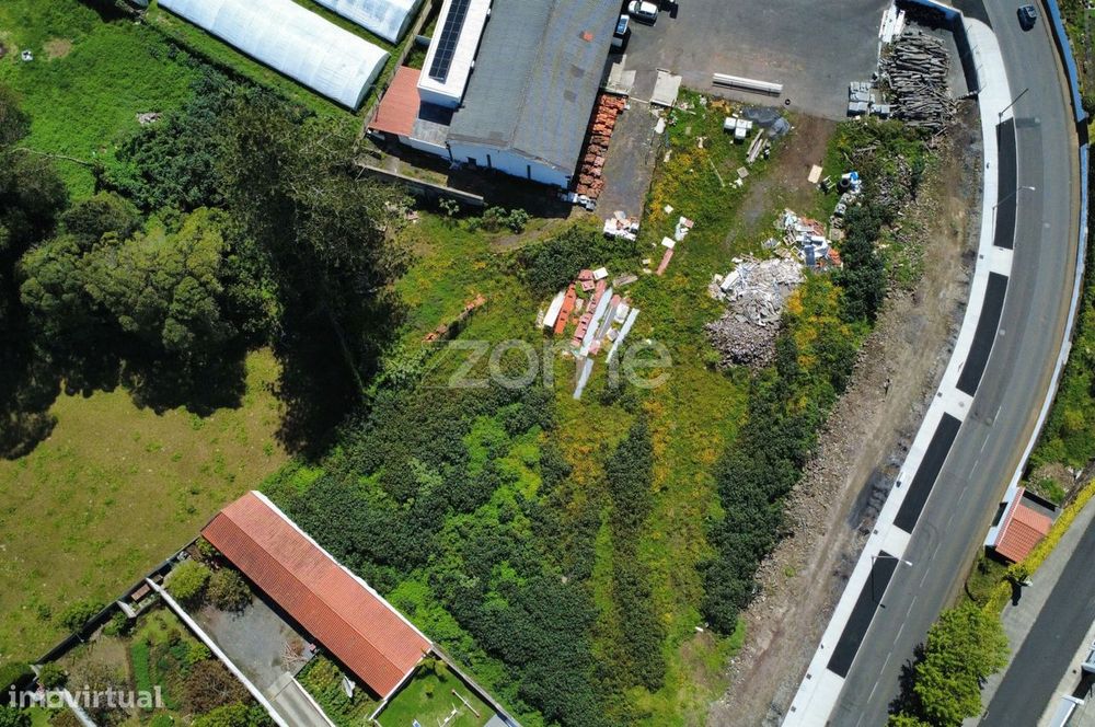 Lote na Estrada Regional da Ribeira Grande