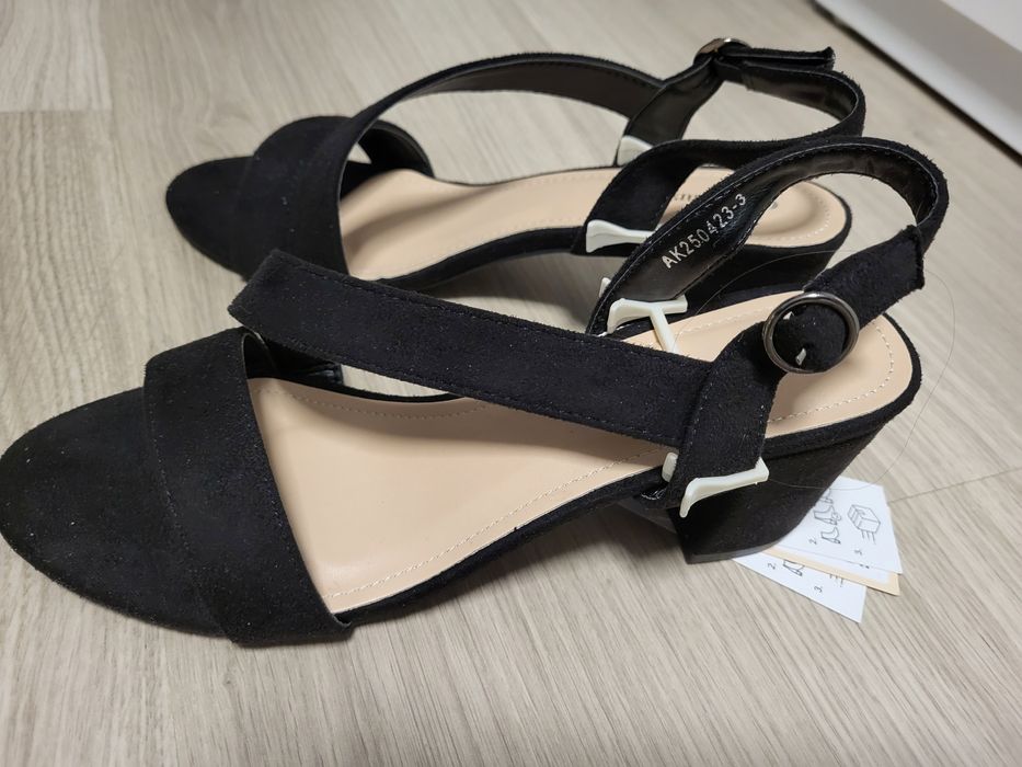 Sandały 38 Clara Barson CCC