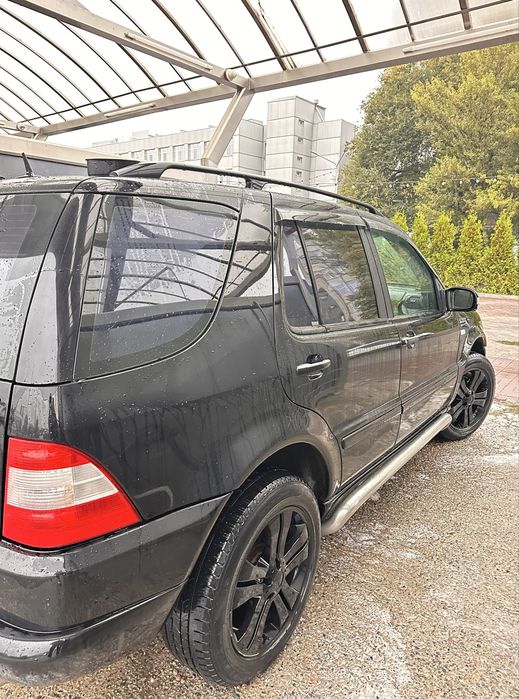 Свій  автомобіль Mercedes-Benz M-Клас, двигун 3.2!