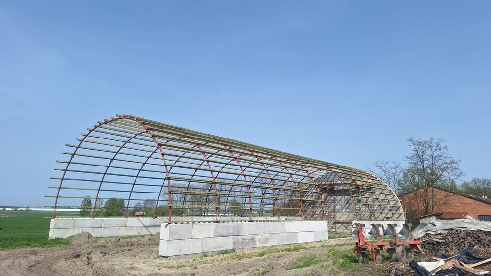 Hala łukowa 12m konstrukcja ocynkowana wiata na słome garaż