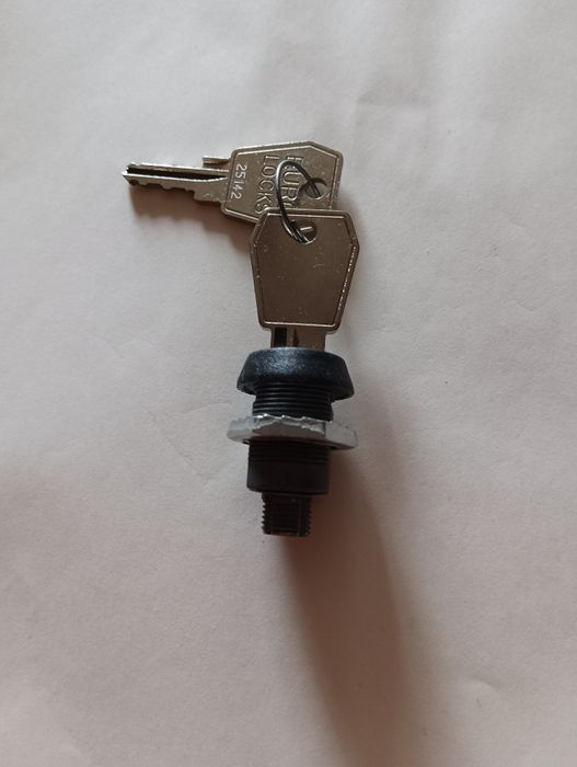 Замок!  для шкафчиків, металевих та дерев'яних, почтових ящіків .