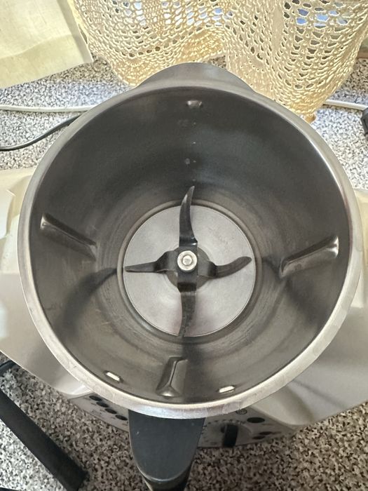 Bimby tm3 com oferta de livro de receitas