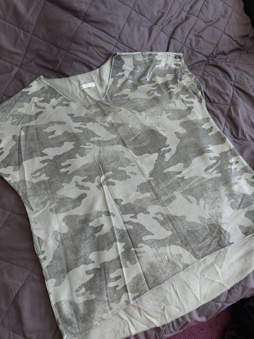 Bluzka oversize moro połyskująca srebrna nitka