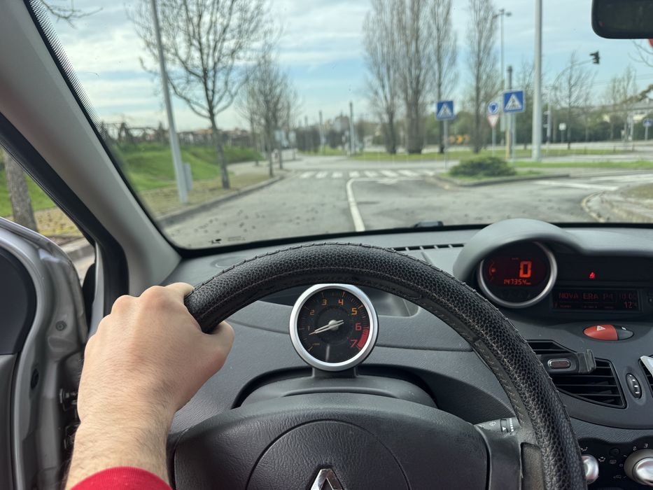 Renault Twingo II 1.2 16v (75 cv)