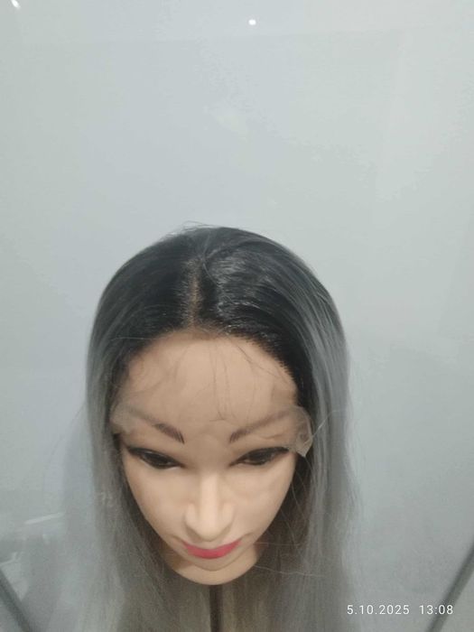 Peruka Vebonny. Na zdjęciu widoczna jest peruka typu lace front