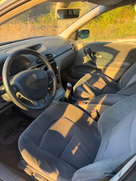 Renault Laguna 1.6 (Gasolina) Apenas 110.000 km