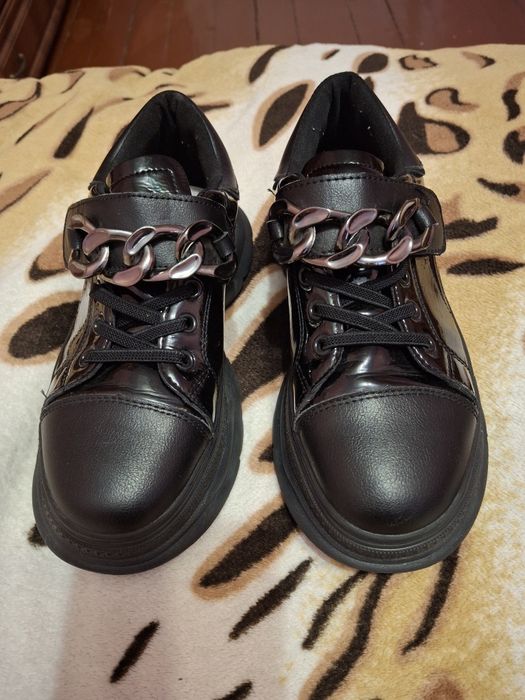 Туфлі кросівки на дівчинку