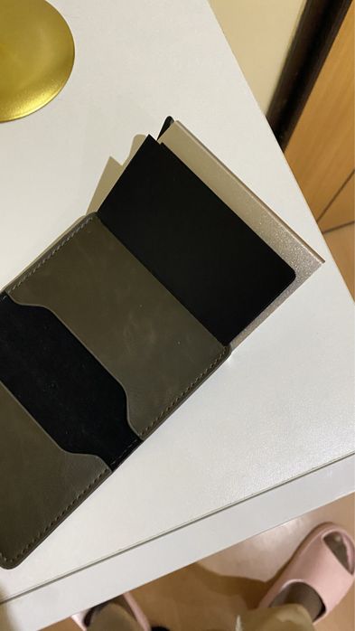 Porta Cartões  na cor Castanho