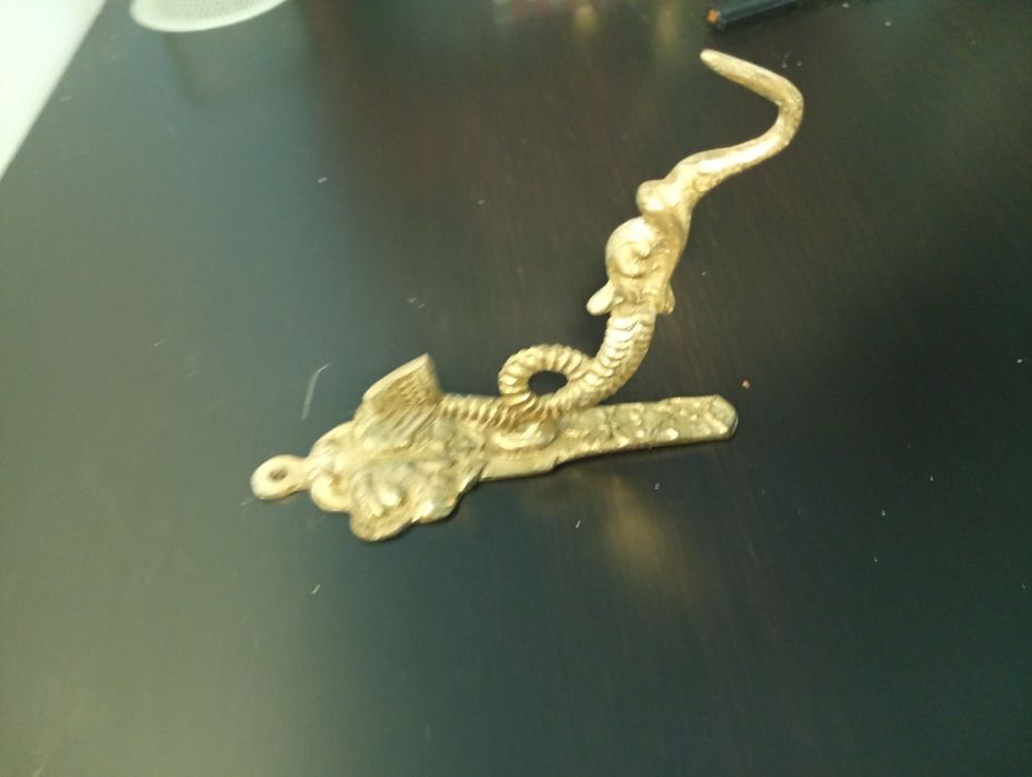 Gancho de parede em bronze - cavalo marinho - vintage	meados sec xx