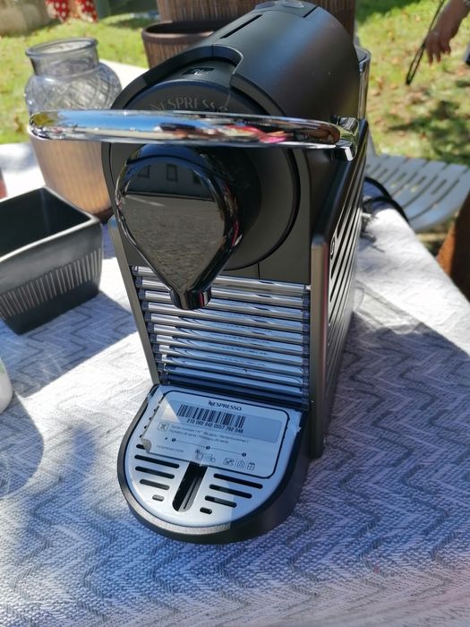Máquina de Café Nespresso Pixie