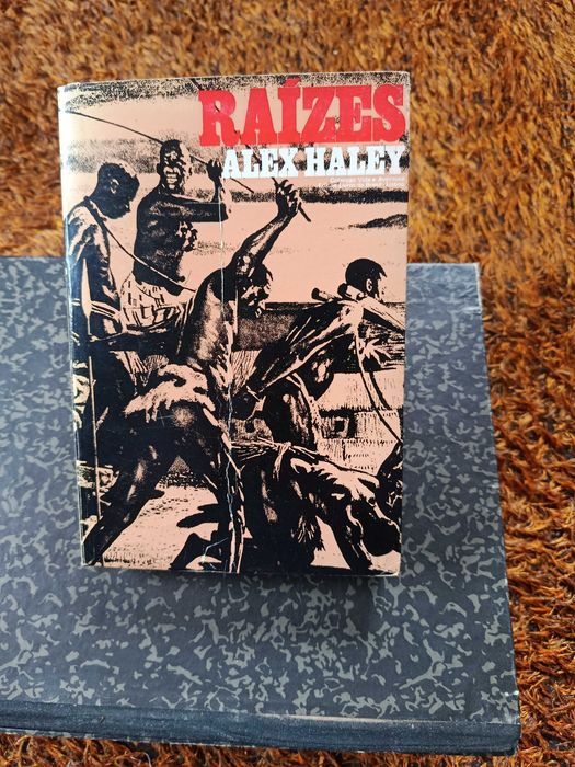 Livro "Raízes" de Alex Haley