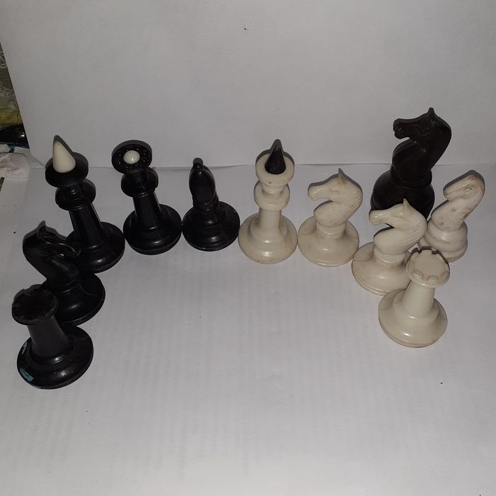 Шахмати пластмасові 20 грн.шт