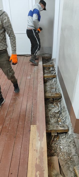 Будівельні роботи,будівельники, Строители