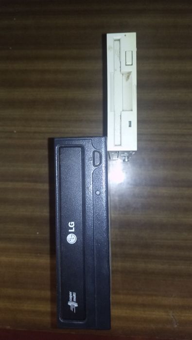 два дисководов (не рабочие)